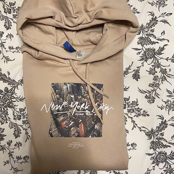 Taupe/neutral tone hoodie from H&M brand new never worn (MENS XS) - Picture 3 of 3